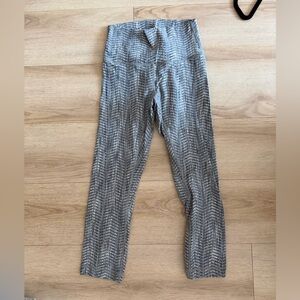 Gray Chevron Pattern Leggings